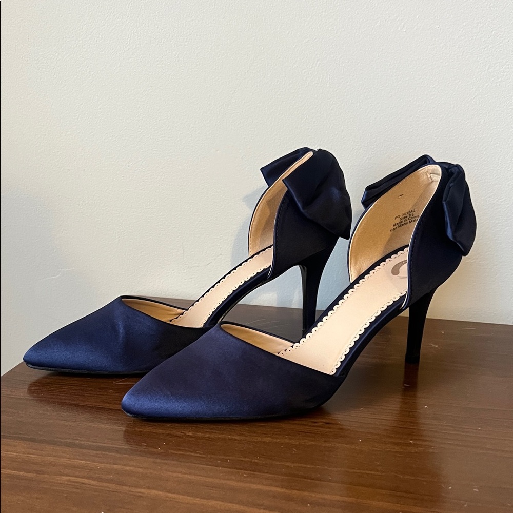 Journee Collection Navy Blue Bow Heels